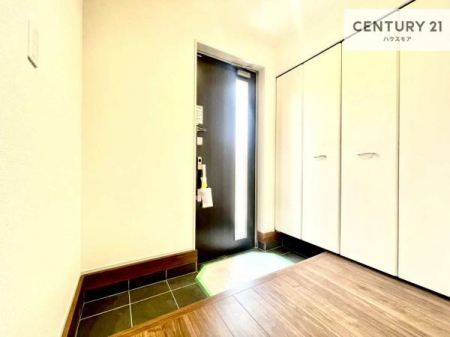 ���ց@�V���[�Y�{�b�N�X�t���Ȃ̂ŁA���ւ��Еt�����|�������₷���ł��I
�X�b�L���������ւŌ˂��J�����u�ԁA�������̂���S�n������Ԃ��o�}���Ă���܂��B