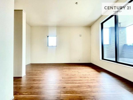 �Q���@�o���R�j�[�ɖʂ����m���́A���炩�Ȓ������������ސS�n�悢��ԁB�u�₩�Ȍ��ɕ�܂�ċC�����悭�ڊo�߂��邽�߁A�Q���ɍœK�Ȃ������ł��B���̊��C�₨�z�c���������K�ɍs���܂��B