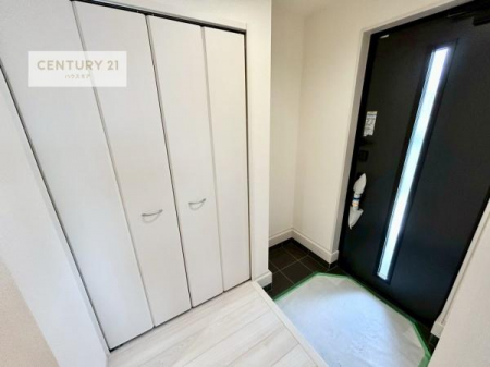 ���ց@�V���[�Y�{�b�N�X�t���Ȃ̂ŁA���ւ��Еt�����|�������₷���ł��I
�X�b�L���������ւŌ˂��J�����u�ԁA�������̂���S�n������Ԃ��o�}���Ă���܂��B