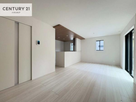 ���r���O�@�S�n�ǂ����r���O�͉Ƒ������R�ƏW�܂�܂��B�Ƒ��c�R�̎��Ԃ����������ł��B���Ƒ��ƁA����w�[���������Ԃ��߂��������ł��ˁB