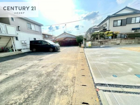 ���̑����n�@�O�ʓ��H��4���I�z����ǍD�ȗ��n�ł��B
�Ԍɓ��ꂪ���ȕ������S�ł��ˁB