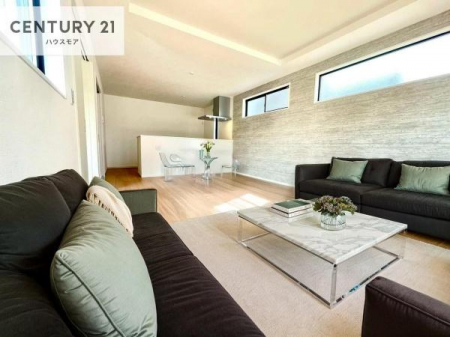 ���r���O�@�Ƌ��CG�p�[�X�ł��B�S�n�ǂ����r���O�͉Ƒ������R�ƏW�܂�܂��B�Ƒ��c�R�̎��Ԃ����������ł��B���Ƒ��ƁA����w�[���������Ԃ��߂��������ł��ˁB