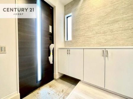 ���ց@�V���[�Y�{�b�N�X�t���B���ւ��Еt�����|�������₷���ł��I
�X�b�L���������ւŌ˂��J�����u�ԁA�������̂���S�n������Ԃ��o�}���Ă���܂��B