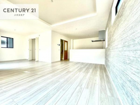 ���r���O�@��؂ȉƑ����W�܂邩�炱��LDK�ɂ͂�����肽���B
�q�����������C�ɏ΂��Ȃ��瑖�����Ă���p�����������u�L���Ƃɂ��ėǂ������v�Ǝv���u�Ԃł��B