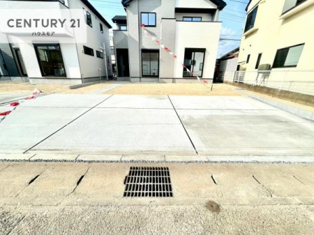 ���ԏ�@���ԃX�y�[�X��3�䕪����܂��I�Z�J���h�J�[�͂������A�o�C�N�⎩�]�ԂȂǂ��u���ꏊ�ɍ���܂���B