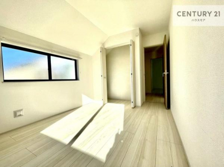 �m���@���[�X�y�[�X�����Ă��܂��I�������X�b�L�����ڂ��鎖���ł��܂��ˁB
�Ƌ��I�΂Ȃ��V���v���ȃf�U�C���ׁ̈A�Ƌ��I�΂����C�ɓ���̋�ԍ�肪�ł������ł��ˁB�y���n�̔���J�Ò��z