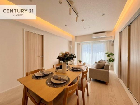 ���r���O�@�D�����z���܂肪���r���O����ł���ċ��S�n�̗ǂ���Ԃ����o���Ă���܂��I
���났�̎��Ԃ��߂����܂��I