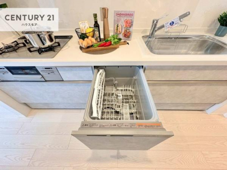 �L�b�`���@�H��@�t���̃L�b�`���ł��I�Z���������r��h�~�Ƃ��đ�ϊ��􂷂�֗��Ȏd�l�ł��I�r���g�C���Ȃ̂ŃL�b�`���̏ꏊ����炸�����X�y�[�X���L���g�����Ƃ��o���܂��I