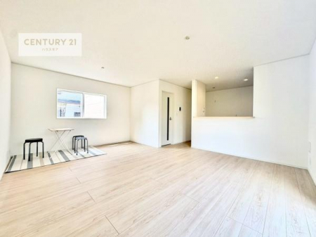 ���r���O�@�D�����z���܂肪���r���O����ł���ċ��S�n�̗ǂ���Ԃ����o���Ă���܂��I
���났�̎��Ԃ��߂����܂��I