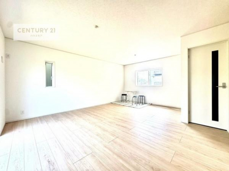 ���r���O�@��؂ȉƑ����W�܂邩�炱��LDK�ɂ͂�����肽���B
�q�����������C�ɏ΂��Ȃ��瑖�����Ă���p�����������u�L���Ƃɂ��ėǂ������v�Ǝv���u�Ԃł��B