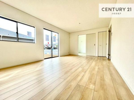 ���r���O�@�D�����z���܂肪���r���O����ł���ċ��S�n�̗ǂ���Ԃ����o���Ă���܂��I
���났�̎��Ԃ��߂����܂��I