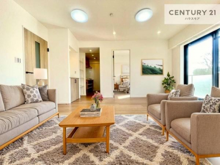 ���r���O�@�Ƌ��CG�p�[�X�ł��B�D�����z���܂肪���r���O����ł���ċ��S�n�̗ǂ���Ԃ����o���Ă���܂��I
���났�̎��Ԃ��߂����܂��I