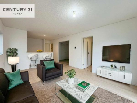 ���r���O�@�Ƌ��CG�p�[�X�ł��B�J�����̂���L�XLDK�I�\�t�@�[��_�C�j���O�e�[�u����u���Ă������ɂȂ�Ȃ��̂ŉ��K�ɉ߂����܂��I�R�~���j�P�[�V���������₷�����r���O�ł��I