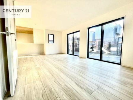 ���r���O�@��؂ȉƑ����W�܂邩�炱��LDK�ɂ͂�����肽���B
�q�����������C�ɏ΂��Ȃ��瑖�����Ă���p�����������u�L���Ƃɂ��ėǂ������v�Ǝv���u�Ԃł��B