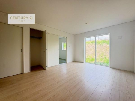 ���r���O�@�D�����z���܂肪���r���O����ł���ċ��S�n�̗ǂ���Ԃ����o���Ă���܂��I
���났�̎��Ԃ��߂����܂��I