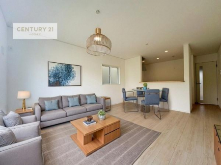 ���r���O�@�Ƌ��CG�p�[�X�ł��B�J�����̂���L�XLDK�I�\�t�@�[��_�C�j���O�e�[�u����u���Ă������ɂȂ�Ȃ��̂ŉ��K�ɉ߂����܂��I�R�~���j�P�[�V���������₷�����r���O�ł��I