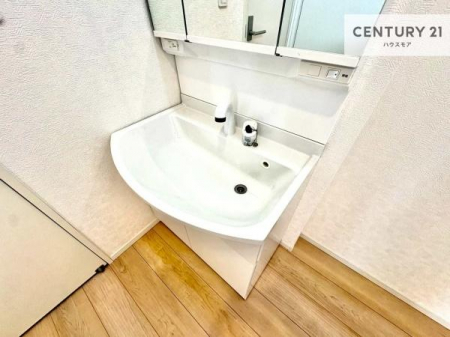 ���ʑ�E���ʏ��@�[�����ʑ�{�E���́A�������˂ɂ����̂ł�����ꂪ�y�X�I���������ۂĂ܂��I
�L���C�Ȑ��ʏ��Ŏ��������̃��`�x�[�V�������オ��܂��ˁI