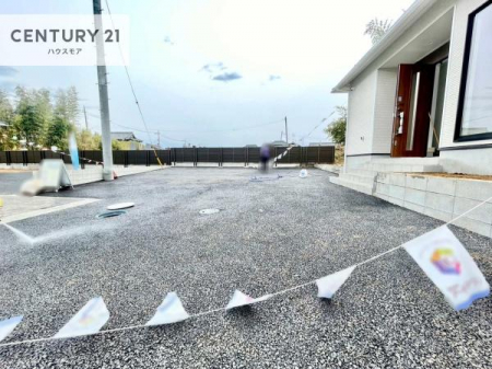 ���ԏ�@���ԃX�y�[�X��2�䕪����܂��I�Z�J���h�J�[�͂������A�o�C�N�⎩�]�ԂȂǂ��u���ꏊ�ɍ���܂���B