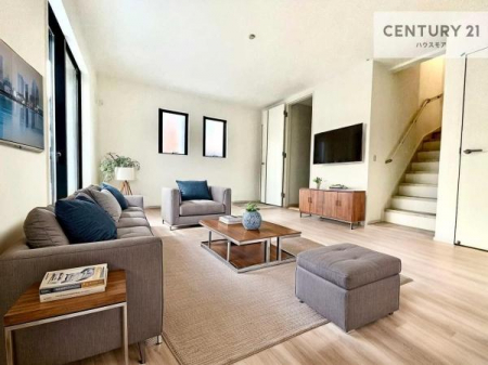 ���r���O�@�Ƌ��CG�p�[�X�ł��B�J�����̂���L�XLDK�I�\�t�@�[��_�C�j���O�e�[�u����u���Ă������ɂȂ�Ȃ��̂ŉ��K�ɉ߂����܂��I�R�~���j�P�[�V���������₷�����r���O�ł��I