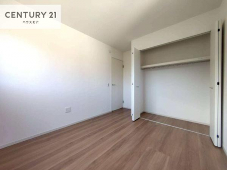 �m���@���[�X�y�[�X�����Ă��܂��I�������X�b�L�����ڂ��鎖���ł��܂��ˁB
�Ƌ��I�΂Ȃ��V���v���ȃf�U�C���ׁ̈A�Ƌ��I�΂����C�ɓ���̋�ԍ�肪�ł������ł��ˁB