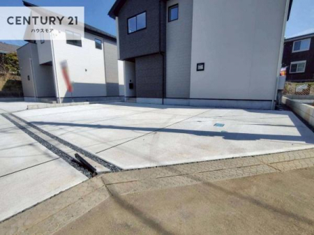 ���ԏ�@���ԃX�y�[�X��2�䕪����܂��I�Z�J���h�J�[�͂������A�o�C�N�⎩�]�ԂȂǂ��u���ꏊ�ɍ���܂���B