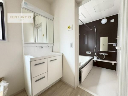 ���ʑ�E���ʏ��@�O�ʋ��d�l�̐��ʏ��́A�g�����Ȃ݂����₷������I���͎��[�ɂȂ��Ă��܂��B�h���C���[�₨���ϓ����Еt������̂Ő��ʑ������X�b�L���ƌ����邱�Ƃ��o���܂��I