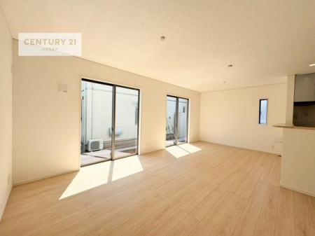 ���r���O�@�D�����z���܂肪���r���O����ł���ċ��S�n�̗ǂ���Ԃ����o���Ă���܂��I
���났�̎��Ԃ��߂����܂��I