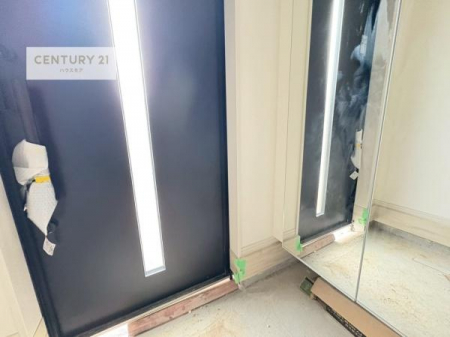 ���ց@�V���[�Y�{�b�N�X�t���B���ւ��Еt�����|�������₷���ł��I
�X�b�L���������ւŌ˂��J�����u�ԁA�������̂���S�n������Ԃ��o�}���Ă���܂��B