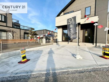 ���ԏ�@���ԃX�y�[�X��2�䕪����܂��I�Z�J���h�J�[�͂������A�o�C�N�⎩�]�ԂȂǂ��u���ꏊ�ɍ���܂���B�y���n�̔���J�Ò��z