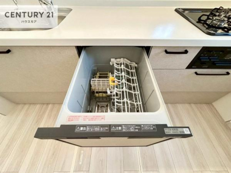 �L�b�`���@�H��@�t���̃L�b�`���ł��I�Z���������r��h�~�Ƃ��đ�ϊ��􂷂�֗��Ȏd�l�ł��I�r���g�C���Ȃ̂ŃL�b�`���̏ꏊ����炸�����X�y�[�X���L���g�����Ƃ��o���܂��I�y���n�̔���J�Ò��z