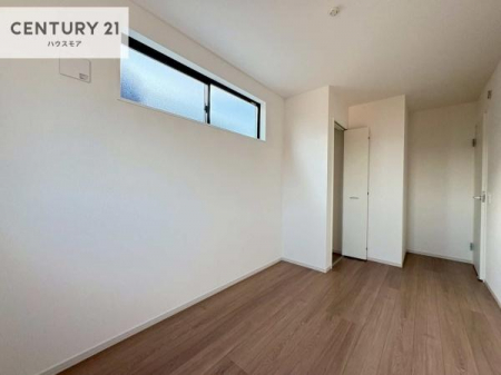 �m���@���[�X�y�[�X�����Ă��܂��I�������X�b�L�����ڂ��鎖���ł��܂��ˁB
�Ƌ��I�΂Ȃ��V���v���ȃf�U�C���ׁ̈A�Ƌ��I�΂����C�ɓ���̋�ԍ�肪�ł������ł��ˁB�y���n�̔���J�Ò��z