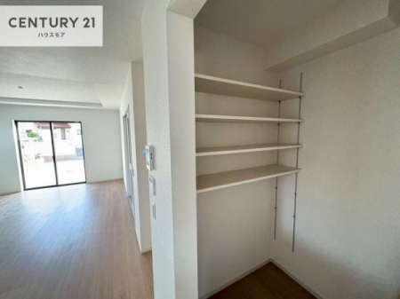 ���[�@�p���g���[�t���I���Ă�������A�H�ނ̃X�g�b�N���X�b�L�����ڂ��邱�Ƃ��ł��܂��I
���񌻒n�ł��m���߂��������B�y���n�̔���J�Ò��z