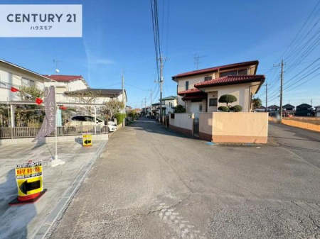 ���̑����n�@�O�ʓ��H6���I�z����ǍD�ȗ��n�ł��B
�Ԍɓ��ꂪ���ȕ������S�ł��ˁB�y���n�̔���J�Ò��z