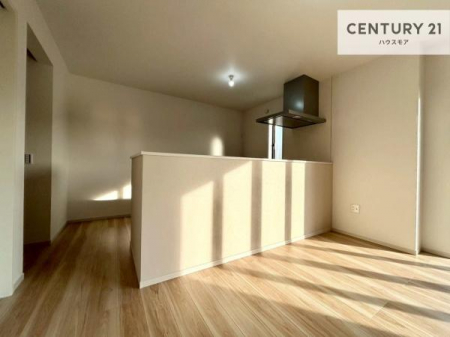 ���r���O�@���r���O�S�̂����n����ΖʃL�b�`���Ȃ̂ŁA���q�l�̗l�q�������Ȃ����Ƃ��ł���q��Ă����₷�����S�ȊԎ�ł��I�y���n�̔���J�Ò��z