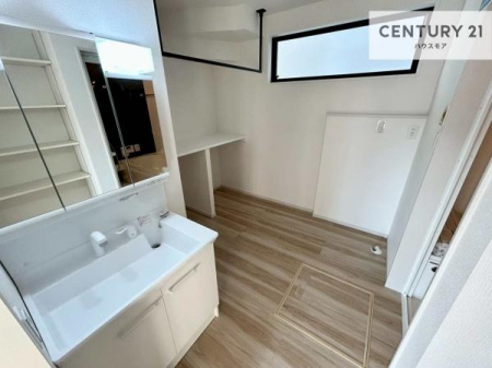 ���ʑ�E���ʏ��@�L�X�Ƃ������ʎ��́A���̐g�x�x�̎��Ԃ��������g������K�ȋ�ԁB�A�C�����|���⒅�ւ��̒u���ꏊ�ɂ��֗��ȃJ�E���^�[���I�y���n�̔���J�Ò��z