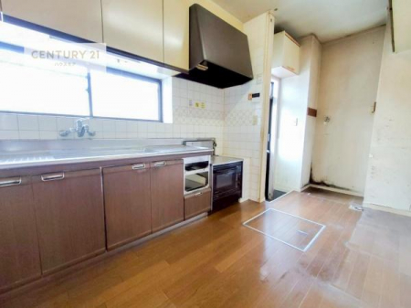 �L�b�`���@���R��������L�b�`���́A���̎x�x��[�H���������K�B
���Ƒ��̗l�q�������Ȃ���A�S�n�悭�Ǝ����ł��܂��B