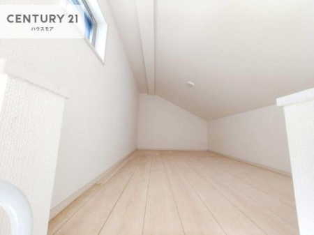 ���̑����ρ@�L�X�Ƃ������t�g��3���I�閧��n�ɂ��Ȃ肻���ȋ�Ԃ͂��낢��ȗp�r�Ƃ��Ă����p���������܂��I
�G�ߕ���ו��̒u���ꏊ�Ƃ��Ă��֗��I�����t���Ŗ��邭�J����������܂��B