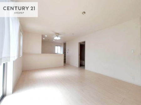 ���r���O�@�S�n�ǂ����r���O�͉Ƒ������R�ƏW�܂�܂��B�Ƒ��c�R�̎��Ԃ����������ł��B���Ƒ��ƁA����w�[���������Ԃ��߂��������ł��ˁB