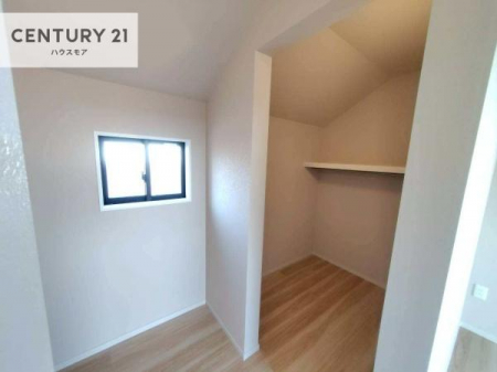 ���[�@�E�H�[�N�C���N���[�[�b�g���t���[�X�y�[�X�t���ł��B��������̂��m���Ȃǂ����[���Ă��������ł��ˁI���ɂ���@�������ȂǋG�ߕ��̑傫�ȉƓd�����[�ł��܂��I