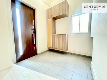 ���ց@�V���[�Y�{�b�N�X�t���Ȃ̂ŁA���ւ��Еt�����|�������₷���ł��I
�X�b�L���������ւŌ˂��J�����u�ԁA�������̂���S�n������Ԃ��o�}���Ă���܂��B