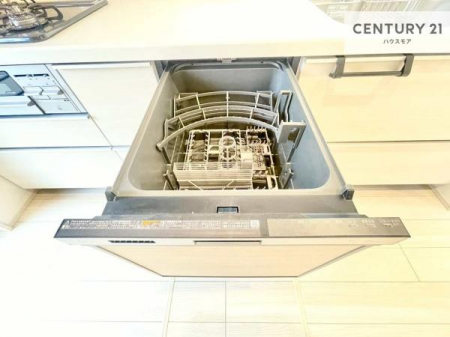 �L�b�`���@�H��@�t���̃L�b�`���ł��I�Z���������r��h�~�Ƃ��đ�ϊ��􂷂�֗��Ȏd�l�ł��I�r���g�C���Ȃ̂ŃL�b�`���̏ꏊ����炸�����X�y�[�X���L���g�����Ƃ��o���܂��I