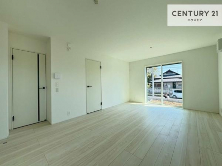 ���r���O�@�D�����z���܂肪���r���O����ł���ċ��S�n�̗ǂ���Ԃ����o���Ă���܂��I
���났�̎��Ԃ��߂����܂��I