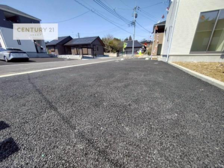 ���ԏ�@���ԃX�y�[�X��2�䕪����܂��I�Z�J���h�J�[�͂������A�o�C�N�⎩�]�ԂȂǂ��u���ꏊ�ɍ���܂���B