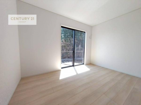 �m���@���邭���ʂ��̗ǂ������ł��B�u�V���v���v�Ƀf�U�C�����ꂽ�����B���R�x�������̂ŉƋ�⃌�C�A�E�g�ł��D�݂̋�Ԃ�n��グ���܂��B�����x�A���n�ɂĂ��m�F���������B