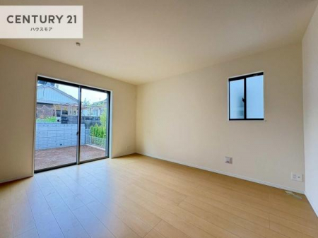 ���r���O�@�傫�ȑ����炽���Ղ�̗z���������閾�邢���r���O�B�J�����̂��郊�r���O�ŉƑ��c���̂��났�̎��Ԃ��߂����܂��I