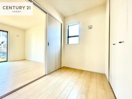 ���r���O�ȊO�̋����@���r���O�Ɨאڂ����m���ł��I�Ǝ��̋x�e�X�y�[�X��L�b�Y�X�y�[�X�Ƃ��Ċ��p����̂��悳�����ł��ˁI
