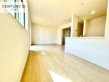 ���r���O�@��؂ȉƑ����W�܂邩�炱��LDK�ɂ͂�����肽���B
�q�����������C�ɏ΂��Ȃ��瑖�����Ă���p�����������u�L���Ƃɂ��ėǂ������v�Ǝv���u�Ԃł��B