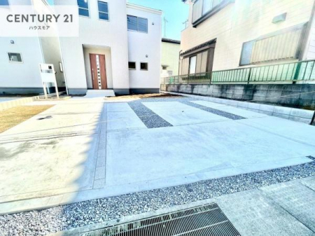 ���ԏ�@���ԃX�y�[�X��2�䕪����܂��I�Z�J���h�J�[�͂������A�o�C�N�⎩�]�ԂȂǂ��u���ꏊ�ɍ���܂���B