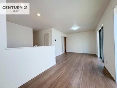 ���r���O�@��؂ȉƑ����W�܂邩�炱��LDK�ɂ͂�����肽���B
�q�����������C�ɏ΂��Ȃ��瑖�����Ă���p�����������u�L���Ƃɂ��ėǂ������v�Ǝv���u�Ԃł��B