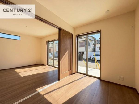 ���r���O�ȊO�̋����@���r���O�Ɨאڂ����m���ł��I�Ǝ��̋x�e�X�y�[�X��L�b�Y�X�y�[�X�Ƃ��Ċ��p����̂��悳�����ł��ˁI
